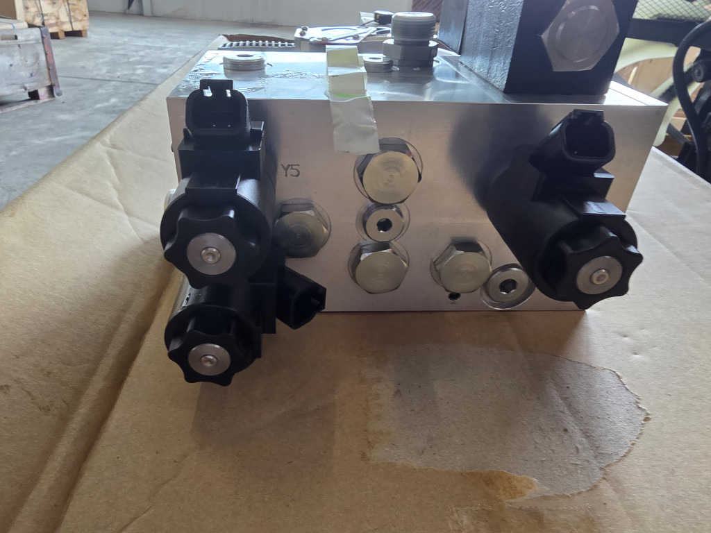 Case 47421446 - Hidravlični ventil za Gradbeni stroj: slika 3 Case 47421446 - Hidravlični ventil za Gradbeni stroj: slika 3