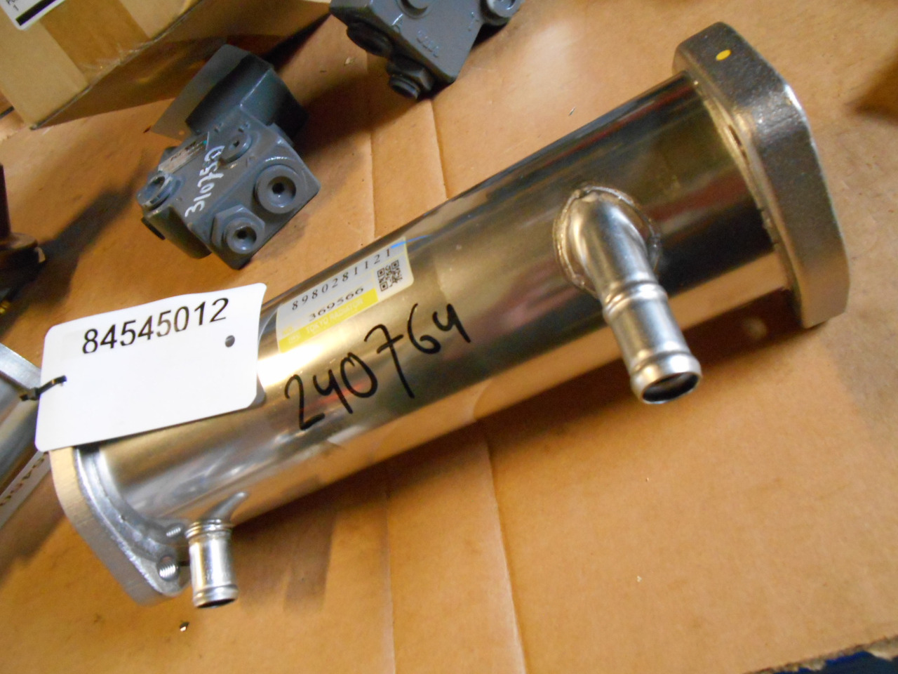 Hitachi 8980281121 - 8982127150 - EGR hladilnik za Kmetijski stroj: slika 2 Hitachi 8980281121 - 8982127150 - EGR hladilnik za Kmetijski stroj: slika 2