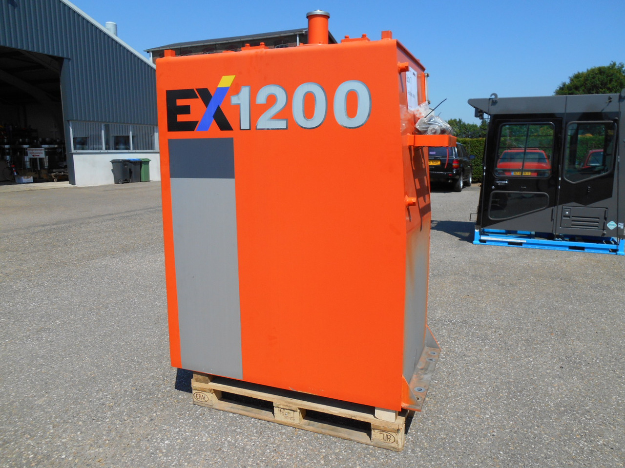 Hitachi 927877 - 9278777 - Rezervoar za gorivo za Gradbeni stroj: slika 3 Hitachi 927877 - 9278777 - Rezervoar za gorivo za Gradbeni stroj: slika 3