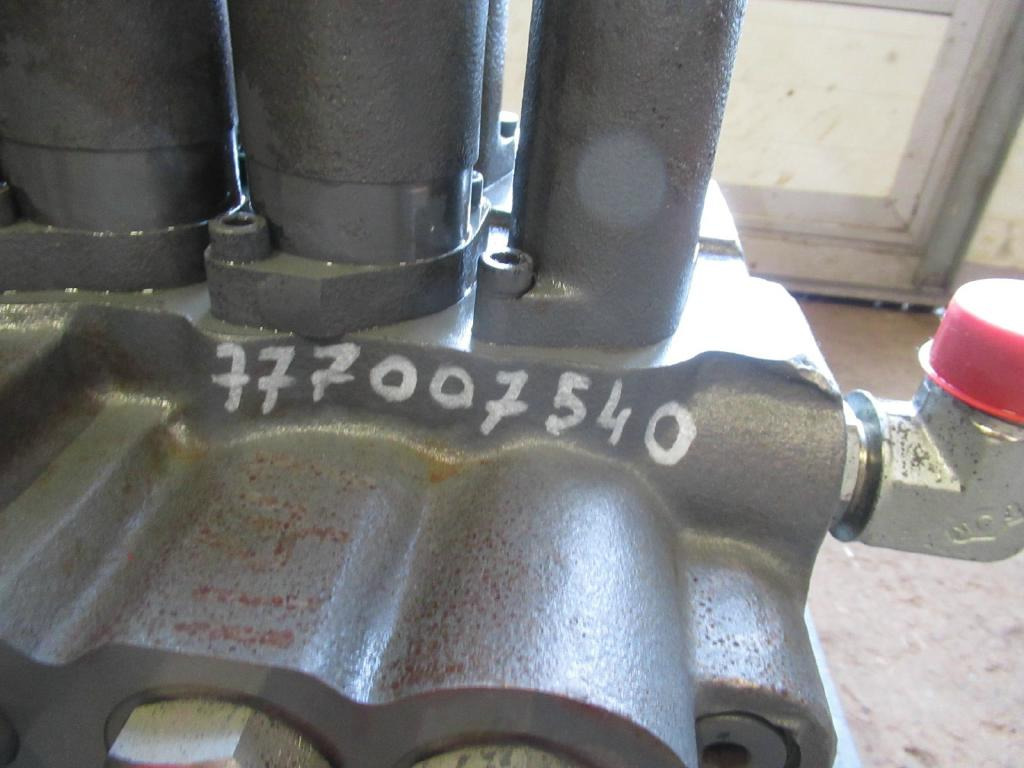 Hidravlični ventil za Gradbeni stroj New Holland LC30V00016F1: slika 7