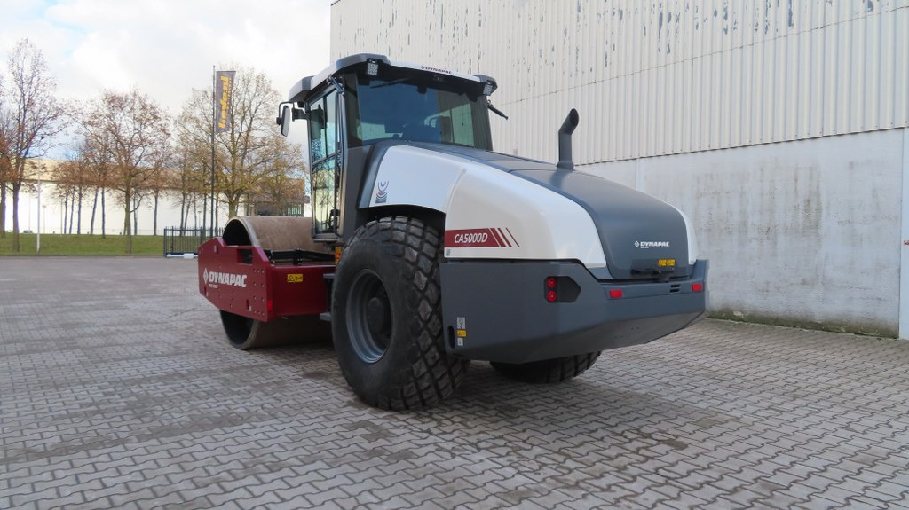 Dynapac CA5000D - Kompaktor: slika 4 Dynapac CA5000D - Kompaktor: slika 4