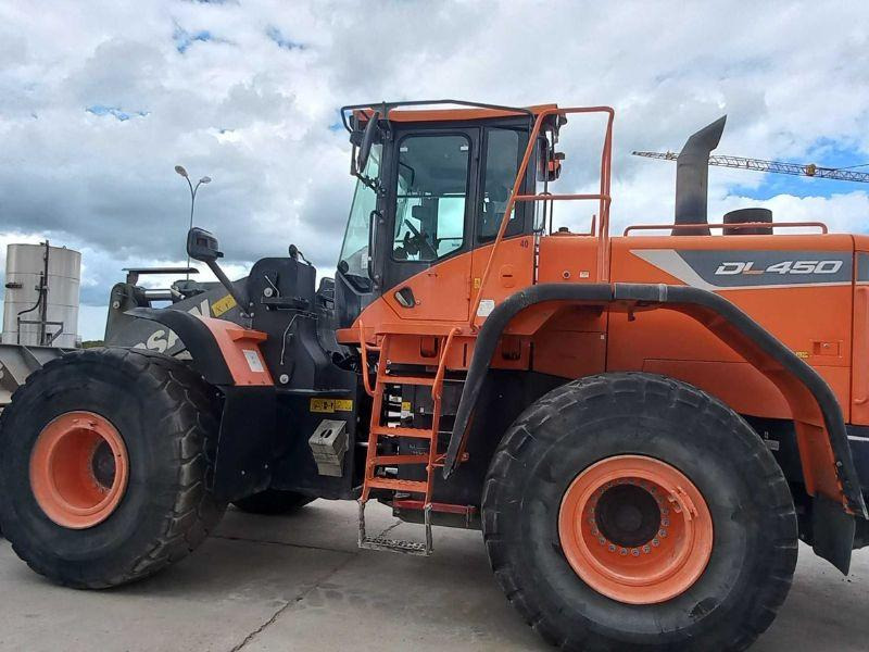 Doosan 450 - Kolesni nakladalec: slika 1 Doosan 450 - Kolesni nakladalec: slika 1
