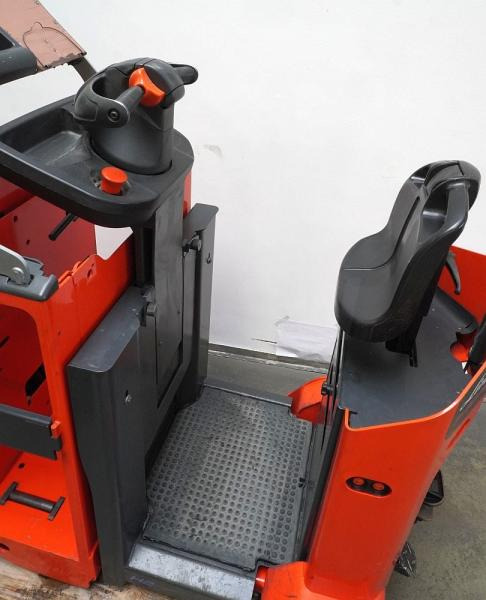 Linde P 30 C 1190 - Vlečni traktor: slika 2 Linde P 30 C 1190 - Vlečni traktor: slika 2