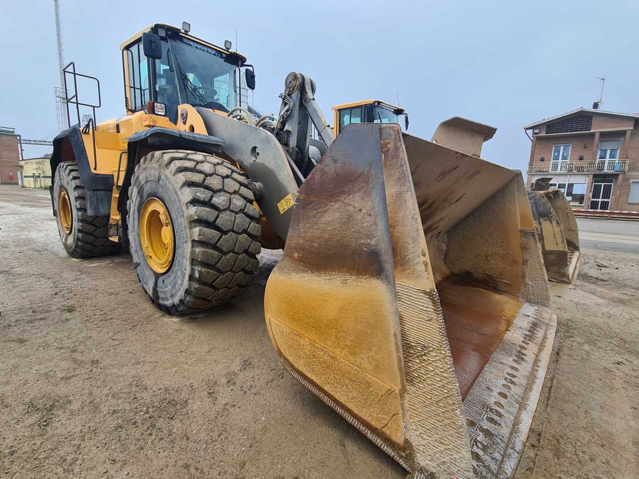VOLVO L220G - Kolesni nakladalec: slika 1 VOLVO L220G - Kolesni nakladalec: slika 1