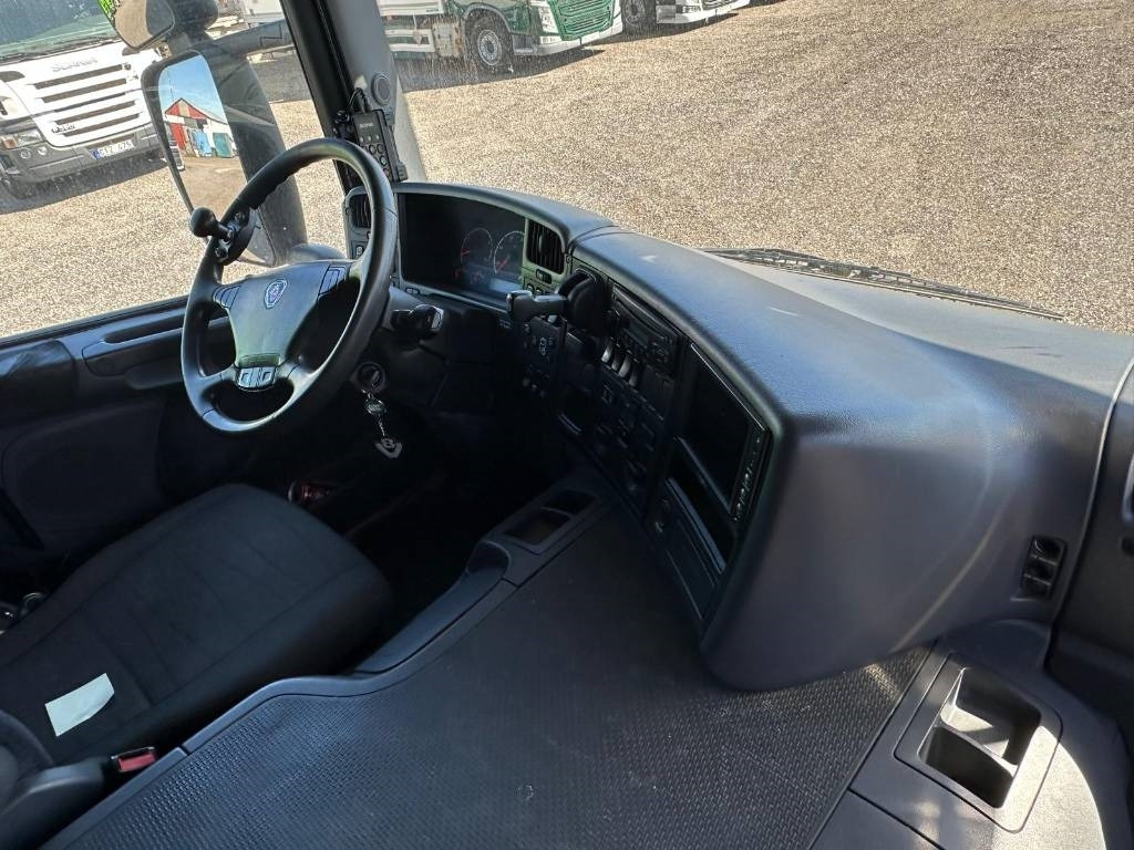 Tovornjak hladilnik Scania P 420 LB6X2X4HNB serie 0424: slika 6