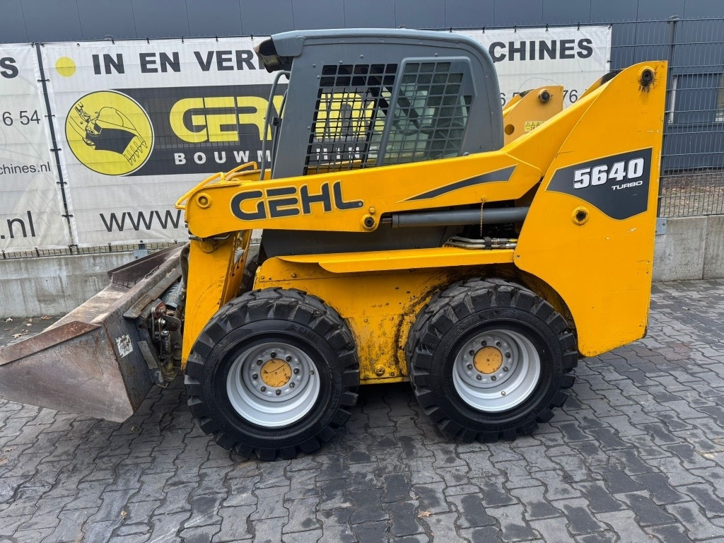 Mini nakladalec Gehl 5640: slika 7 Mini nakladalec Gehl 5640: slika 7