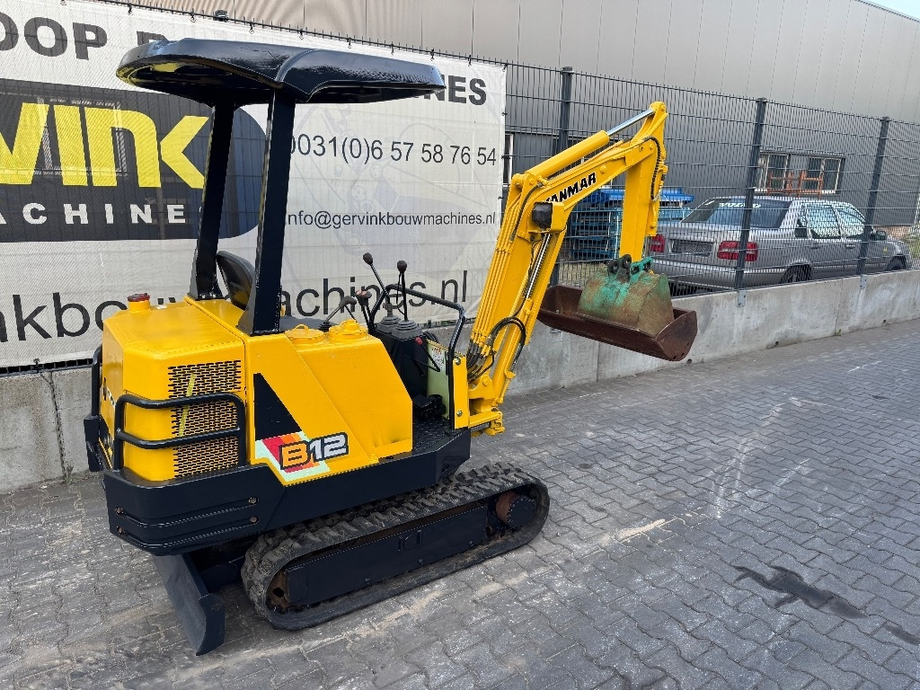 Yanmar B12 - Mini bager: slika 1 Yanmar B12 - Mini bager: slika 1