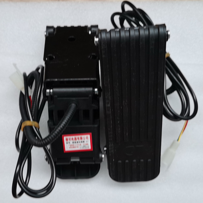 Qingdao Promising Accelerator Pedal for FLAND EL45 Electric Wheel Loader - Pedal za Kolesni nakladalec: slika 1 Qingdao Promising Accelerator Pedal for FLAND EL45 Electric Wheel Loader - Pedal za Kolesni nakladalec: slika 1