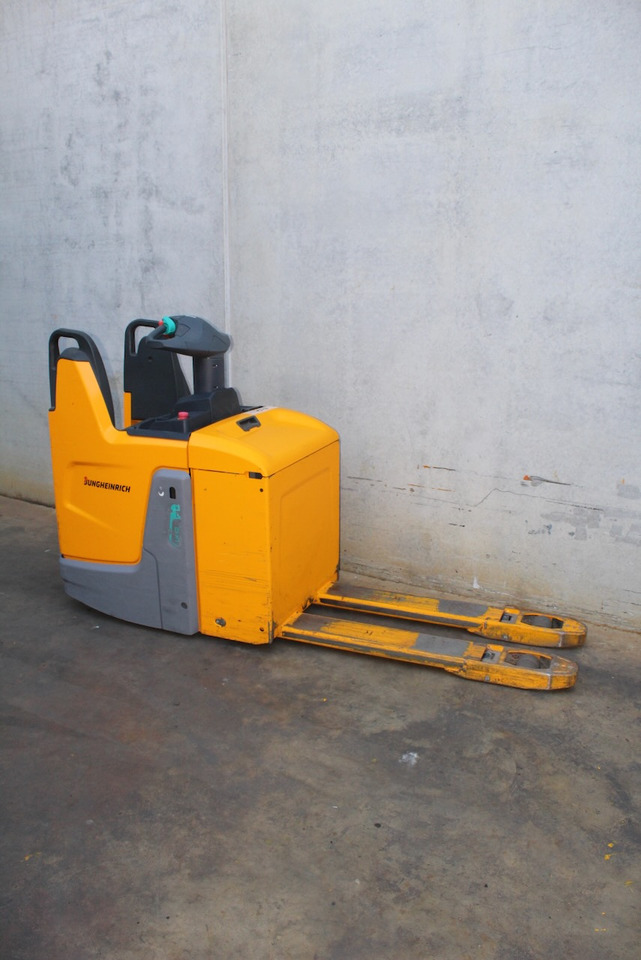 Jungheinrich ERE 120 LI-ION - Paletni viličar: slika 4 Jungheinrich ERE 120 LI-ION - Paletni viličar: slika 4