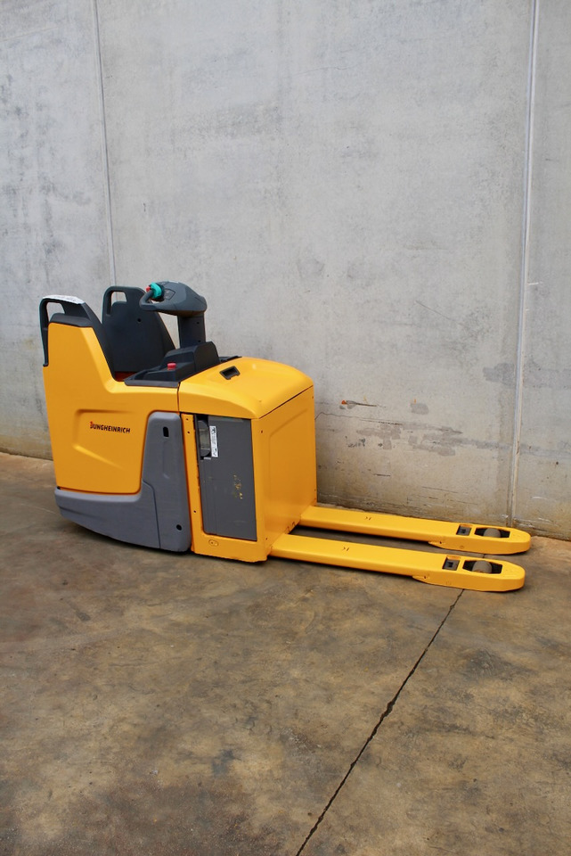 Jungheinrich ERE 225 LI-ION - Paletni viličar: slika 4 Jungheinrich ERE 225 LI-ION - Paletni viličar: slika 4