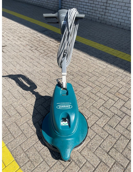 TENNANT 2370 - Vozilo za pometanje: slika 4 TENNANT 2370 - Vozilo za pometanje: slika 4