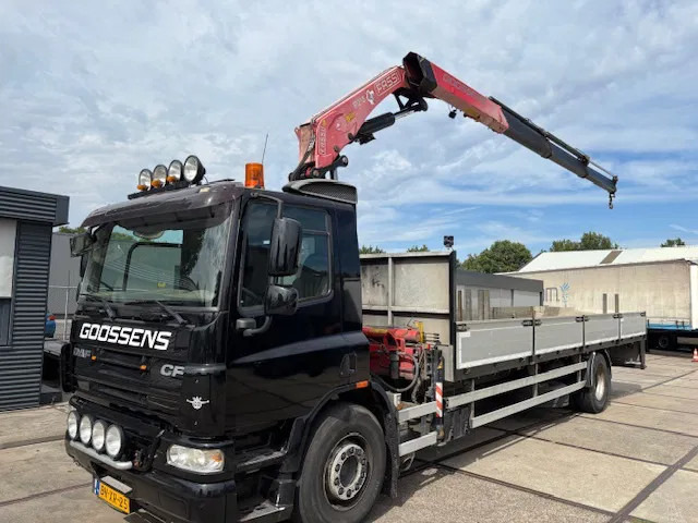 DAF CF 75.250 4x2 Fassi F215 crane Radio controlled Flat bed body - Tovornjak z dvigalom: slika 2 DAF CF 75.250 4x2 Fassi F215 crane Radio controlled Flat bed body - Tovornjak z dvigalom: slika 2