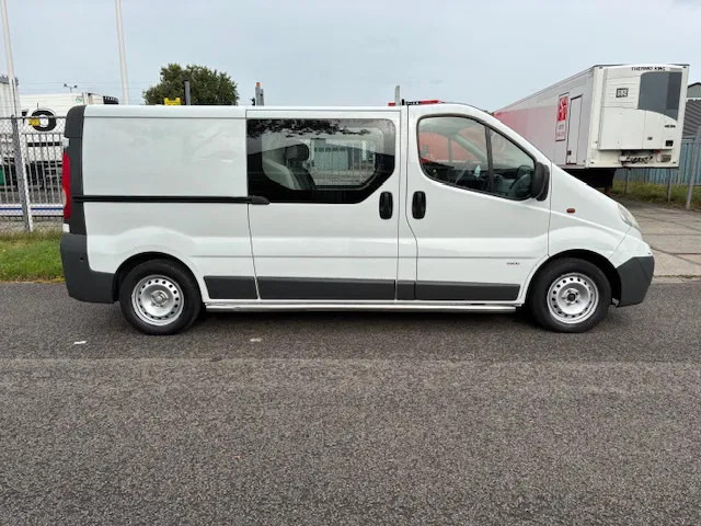 Opel Vivaro 2 2.0Cdti /84kW-E4 crew cab L2H1 - Mali kombi, Dostavno vozilo z dvojno kabino: slika 4 Opel Vivaro 2 2.0Cdti /84kW-E4 crew cab L2H1 - Mali kombi, Dostavno vozilo z dvojno kabino: slika 4