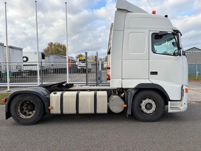 Volvo FH 12.420 E3 4x2T Globetrotter 720.000km!! Analog tacho MOT 06-2026 Tipper - WF hydr. - Vlačilec: slika 4 Volvo FH 12.420 E3 4x2T Globetrotter 720.000km!! Analog tacho MOT 06-2026 Tipper - WF hydr. - Vlačilec: slika 4