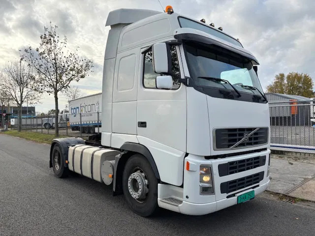 Volvo FH 12.420 E3 4x2T Globetrotter 720.000km!! Analog tacho MOT 06-2026 Tipper - WF hydr. - Vlačilec: slika 3 Volvo FH 12.420 E3 4x2T Globetrotter 720.000km!! Analog tacho MOT 06-2026 Tipper - WF hydr. - Vlačilec: slika 3