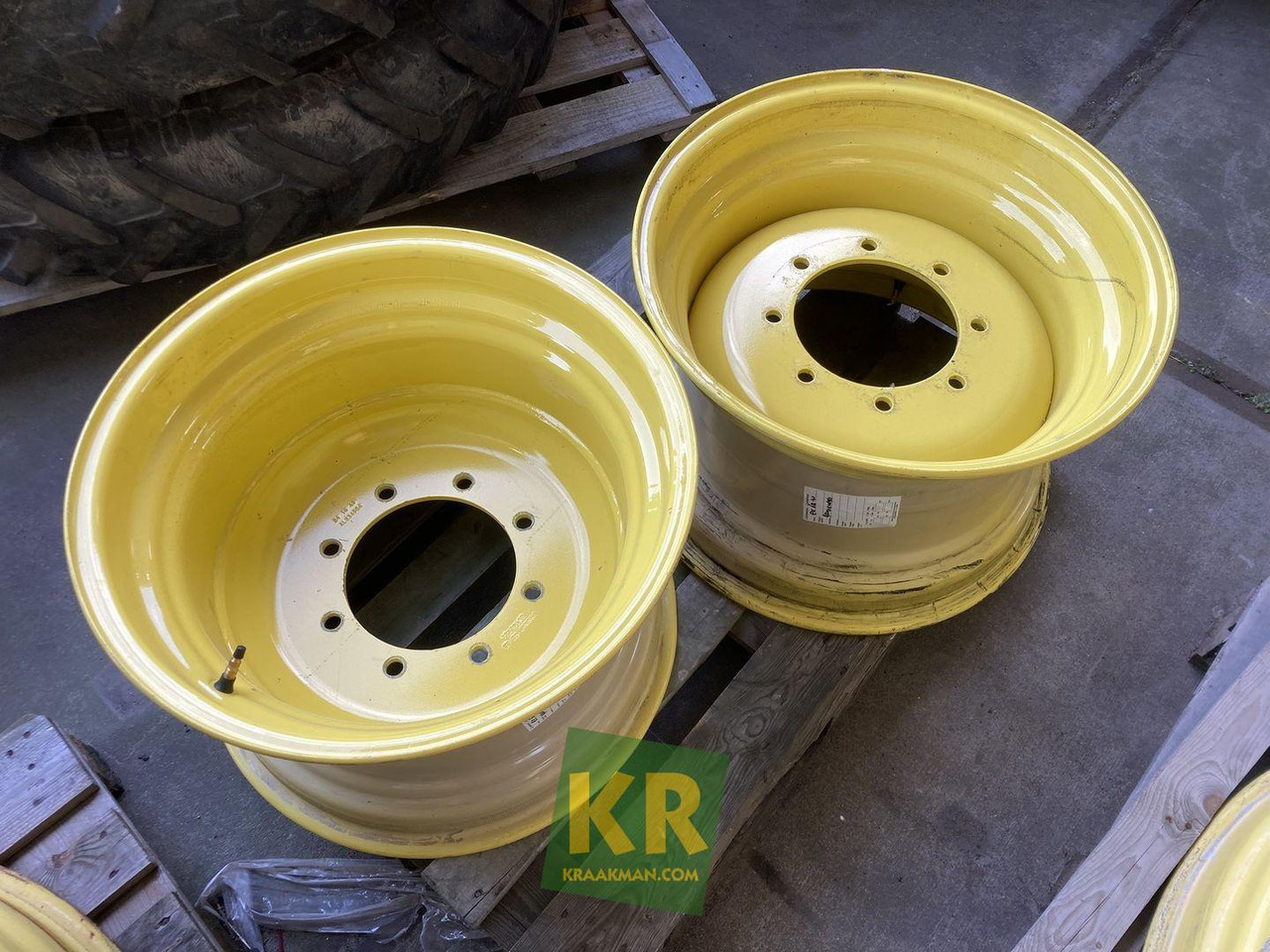 16 X 24 velg John Deere - Platišče za Kmetijski stroj: slika 1 16 X 24 velg John Deere - Platišče za Kmetijski stroj: slika 1