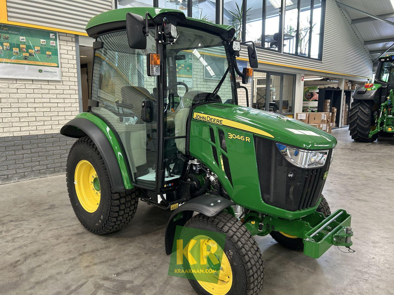 3046R John Deere - Mini traktor: slika 1 3046R John Deere - Mini traktor: slika 1