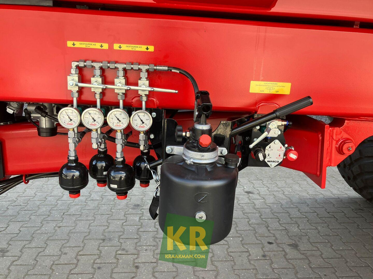 BIG BODY 900 Krampe - Kmetijska kiper prikolica/ Demper: slika 4 BIG BODY 900 Krampe - Kmetijska kiper prikolica/ Demper: slika 4