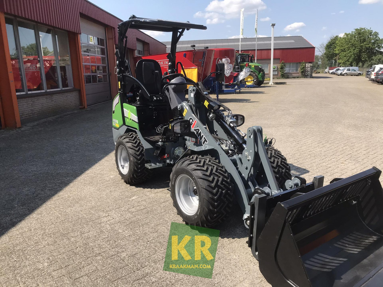 G2200E Giant - Zgibni nakladalnik: slika 2 G2200E Giant - Zgibni nakladalnik: slika 2