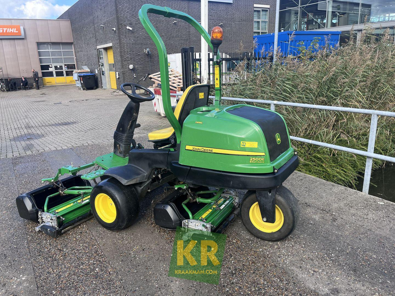 John Deere 2500E Greenmaaier - Vrtna kosilnica: slika 2 John Deere 2500E Greenmaaier - Vrtna kosilnica: slika 2