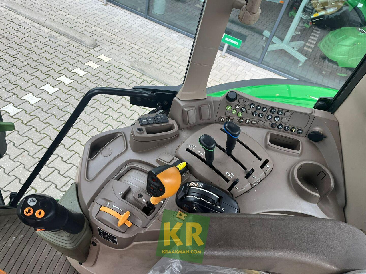 John Deere 6120M - Traktor: slika 4 John Deere 6120M - Traktor: slika 4