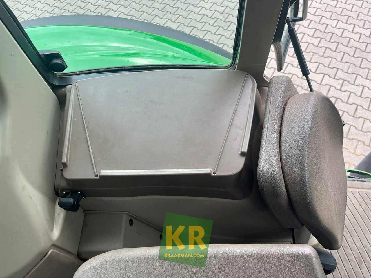 John Deere 6120M - Traktor: slika 3 John Deere 6120M - Traktor: slika 3