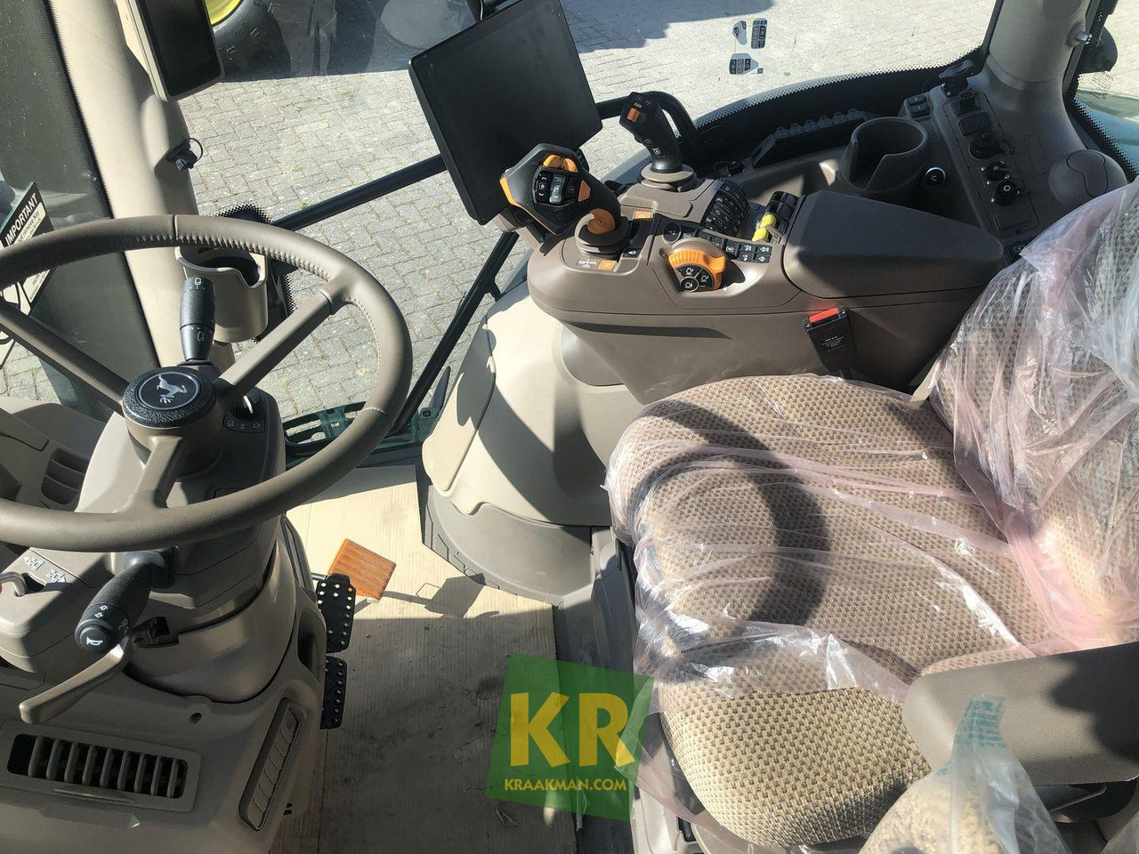 John Deere 6R 110 - Traktor: slika 4 John Deere 6R 110 - Traktor: slika 4