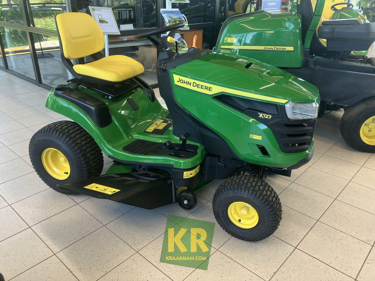 John Deere X127 - Vrtna kosilnica: slika 2 John Deere X127 - Vrtna kosilnica: slika 2