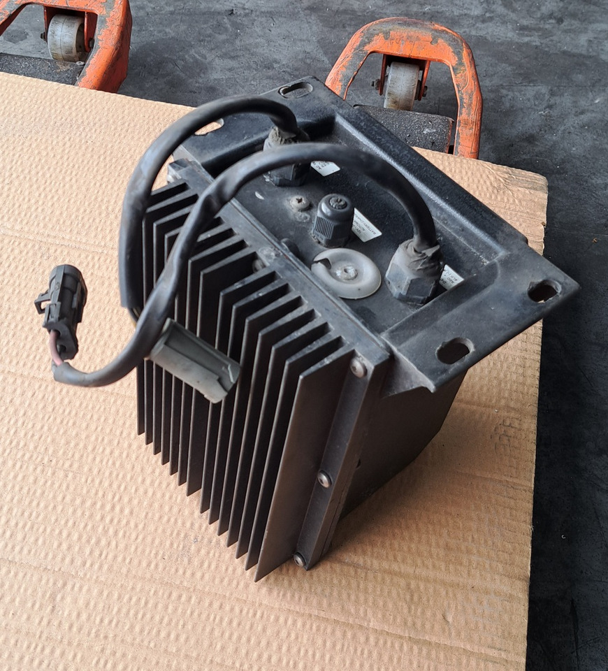 BATTERY CHARGER 12V – VECTOR - Akumulator: slika 5 BATTERY CHARGER 12V – VECTOR - Akumulator: slika 5