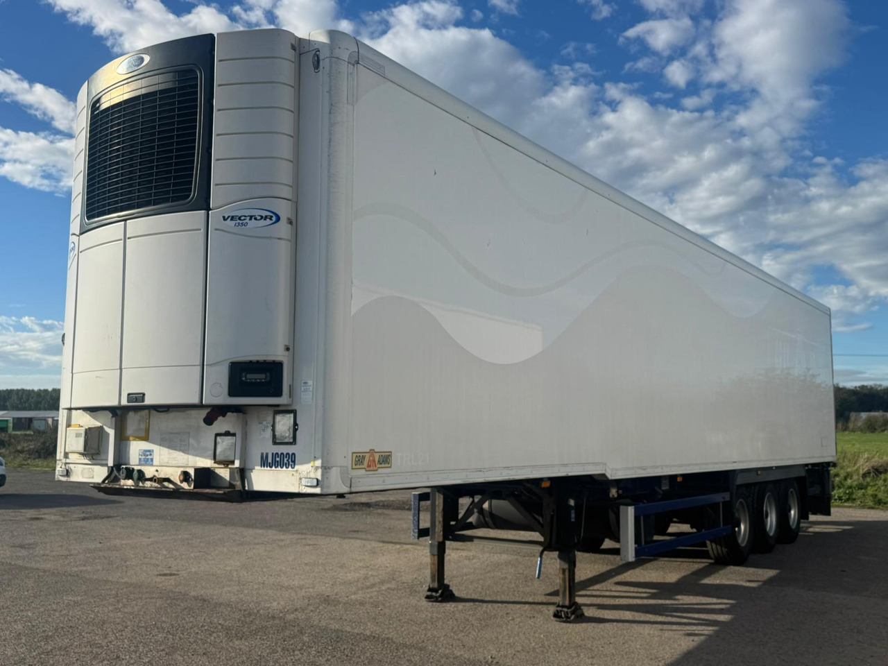Gray and Adams 2016 Vector 1350 – MJG039 - Polprikolica hladilnik: slika 1 Gray and Adams 2016 Vector 1350 – MJG039 - Polprikolica hladilnik: slika 1