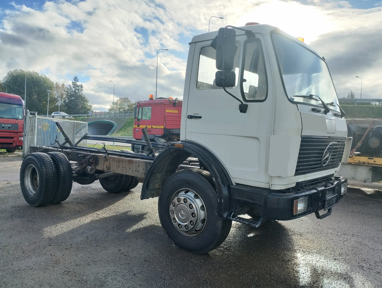 MERCEDES-BENZ 1620 - Tovornjak-šasija: slika 2 MERCEDES-BENZ 1620 - Tovornjak-šasija: slika 2
