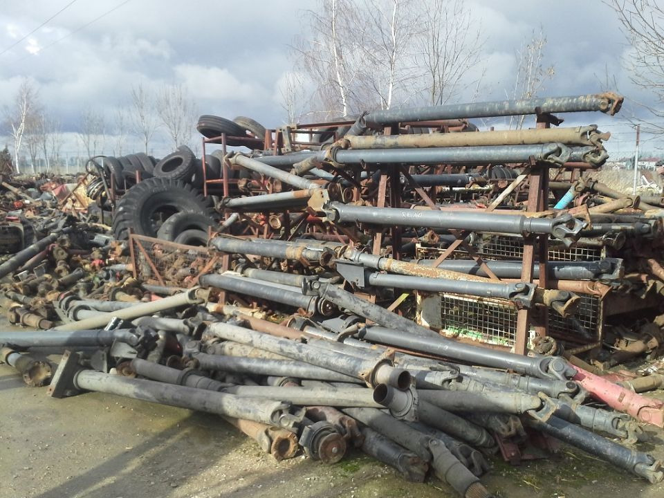 WAŁ NAPĘDOWY MERCEDES SK 1735 1820 1827 1831 1834 1844 1850 1853 2031 - Kardanska gred: slika 1 WAŁ NAPĘDOWY MERCEDES SK 1735 1820 1827 1831 1834 1844 1850 1853 2031 - Kardanska gred: slika 1