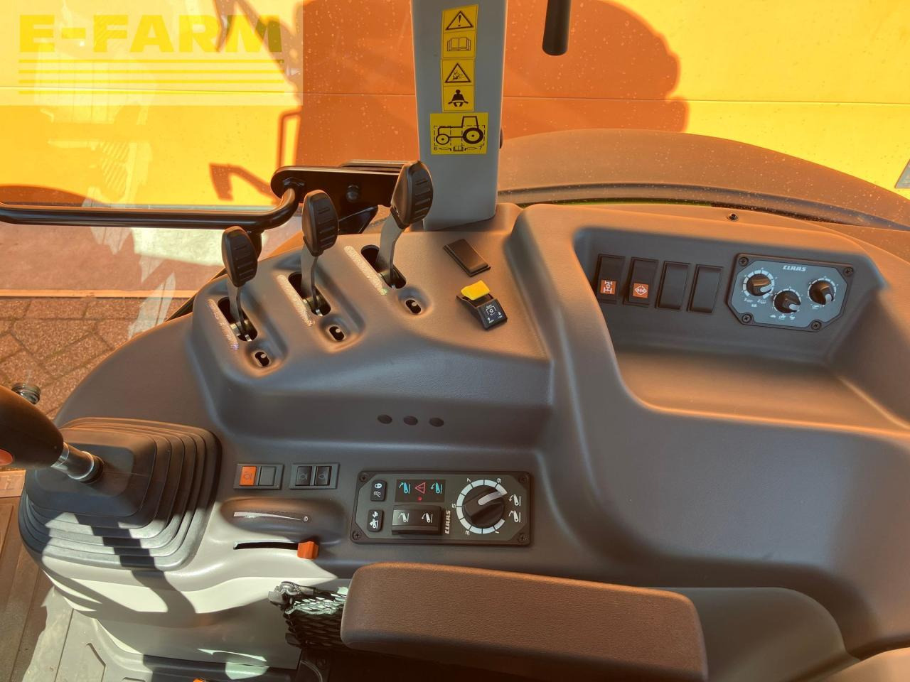 CLAAS AXOS 230 - Traktor: slika 5 CLAAS AXOS 230 - Traktor: slika 5