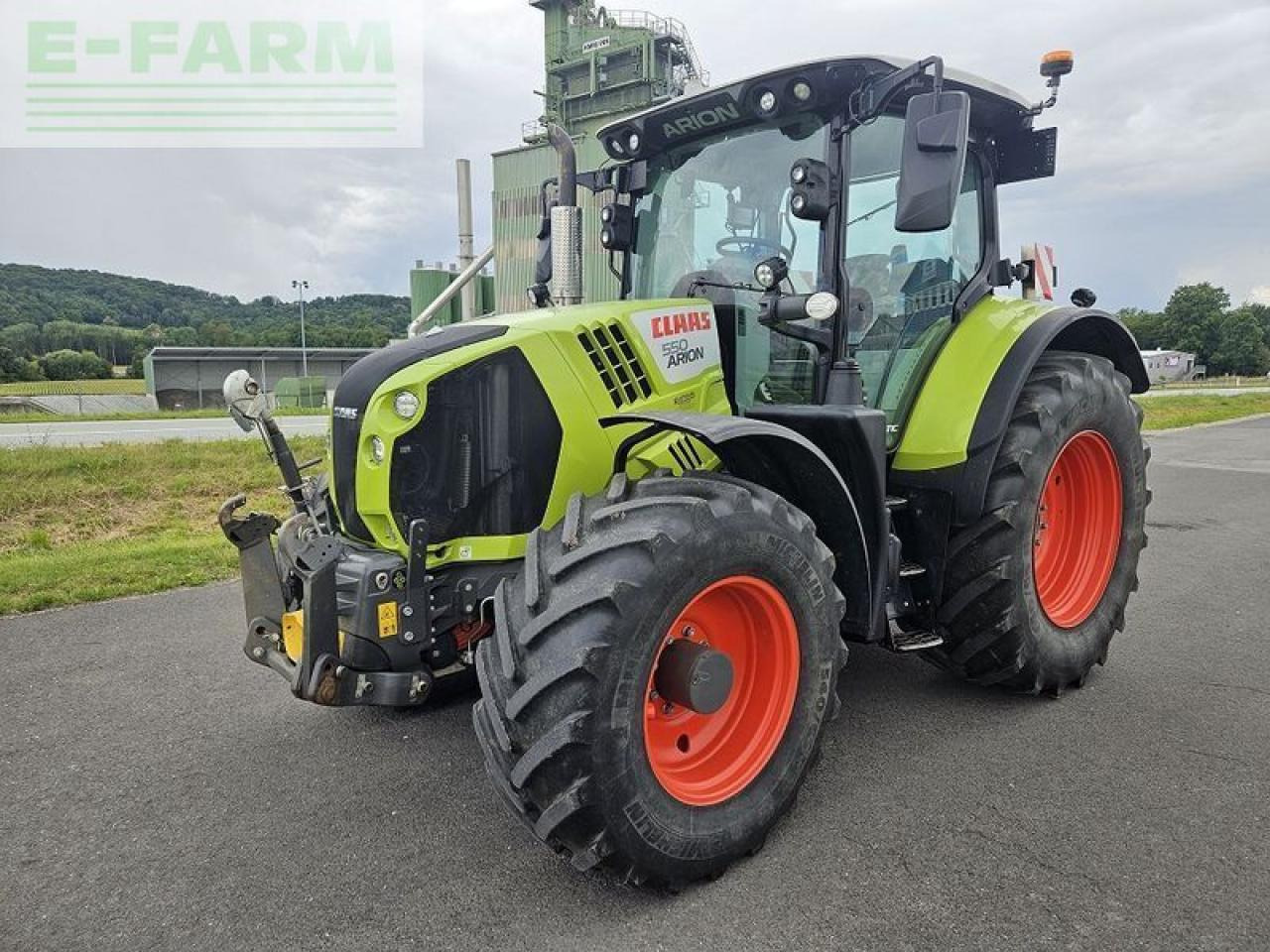 CLAAS arion 550 cebis cmatic CMATIC CEBIS - Traktor: slika 1 CLAAS arion 550 cebis cmatic CMATIC CEBIS - Traktor: slika 1