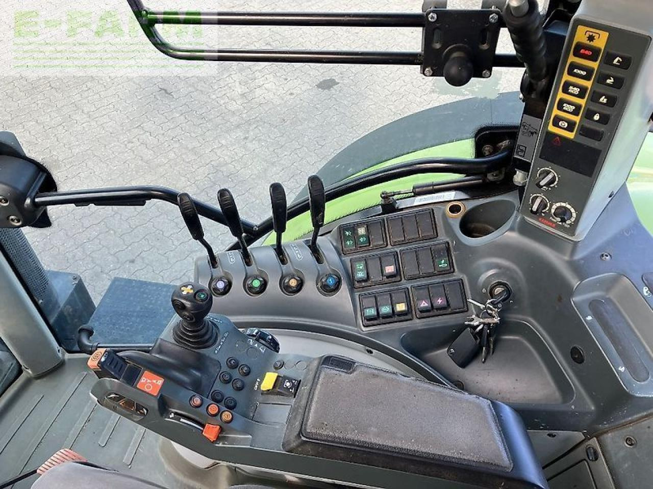 CLAAS arion 640 cis hexashift CIS - Traktor: slika 4 CLAAS arion 640 cis hexashift CIS - Traktor: slika 4