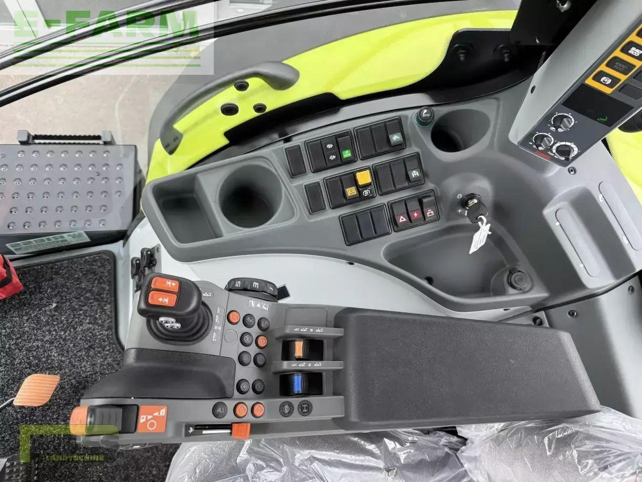 CLAAS axion 800 cis+ hexashift HEXASHIFT CIS+ - Traktor: slika 5 CLAAS axion 800 cis+ hexashift HEXASHIFT CIS+ - Traktor: slika 5