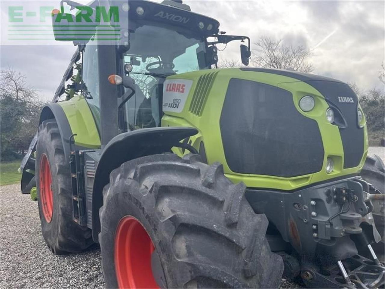 CLAAS axion 850 cmatic nye dæk CMATIC - Traktor: slika 1 CLAAS axion 850 cmatic nye dæk CMATIC - Traktor: slika 1