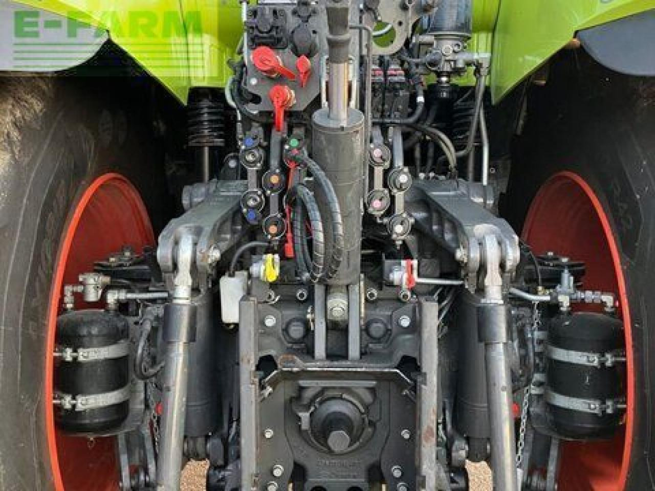 CLAAS axion 870 cmatic cebis CMATIC CEBIS - Traktor: slika 5 CLAAS axion 870 cmatic cebis CMATIC CEBIS - Traktor: slika 5