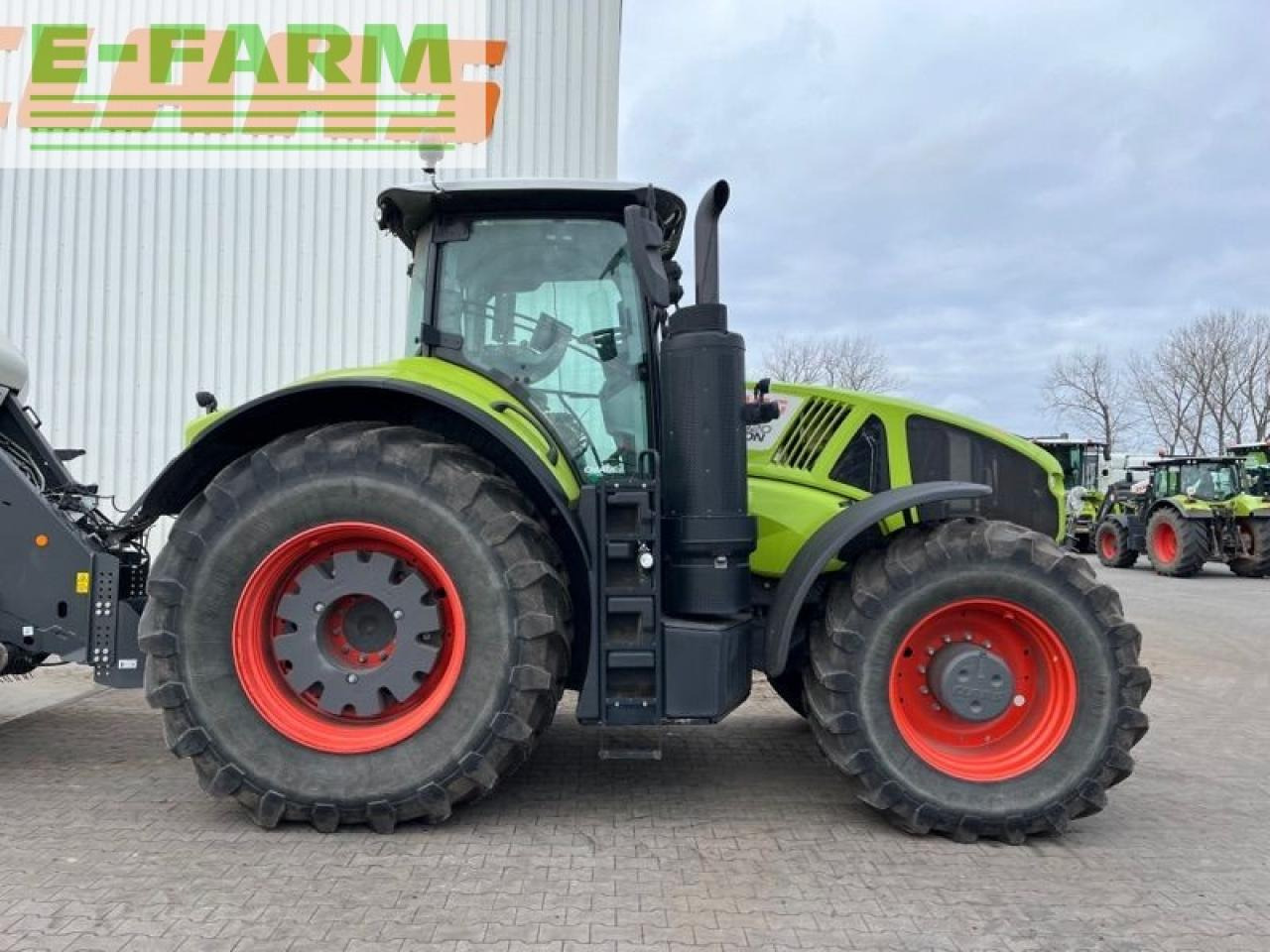 CLAAS axion 920 cmatic cebis CMATIC CEBIS - Traktor: slika 1 CLAAS axion 920 cmatic cebis CMATIC CEBIS - Traktor: slika 1