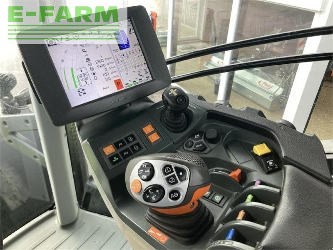 CLAAS axion 950 cmatic cebis CMATIC CEBIS - Traktor: slika 4 CLAAS axion 950 cmatic cebis CMATIC CEBIS - Traktor: slika 4