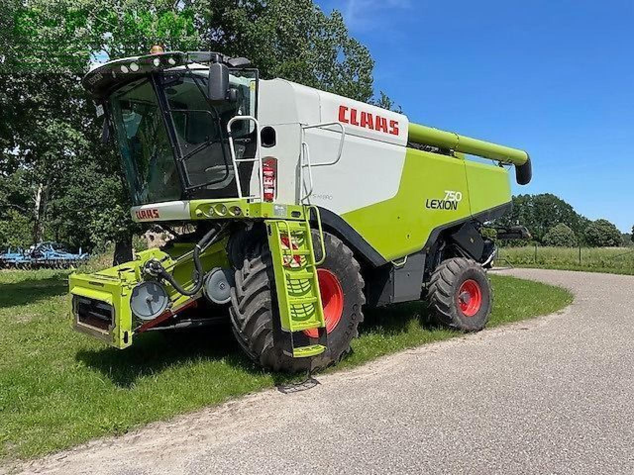 CLAAS lexion 750 mit vario 900 - Kombajn harvester: slika 1 CLAAS lexion 750 mit vario 900 - Kombajn harvester: slika 1