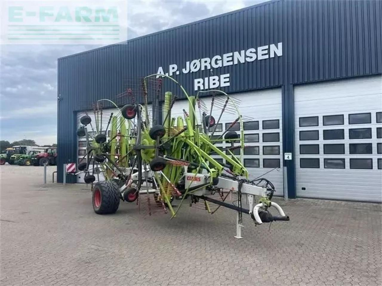 CLAAS liner 4000hhv - Obračalnik/ Zgrabljalnik: slika 4 CLAAS liner 4000hhv - Obračalnik/ Zgrabljalnik: slika 4