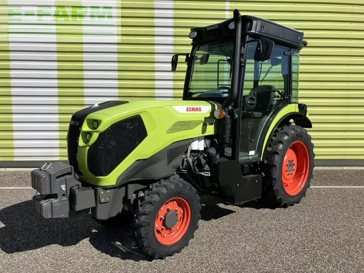 CLAAS nexos 220 s - Traktor: slika 1 CLAAS nexos 220 s - Traktor: slika 1