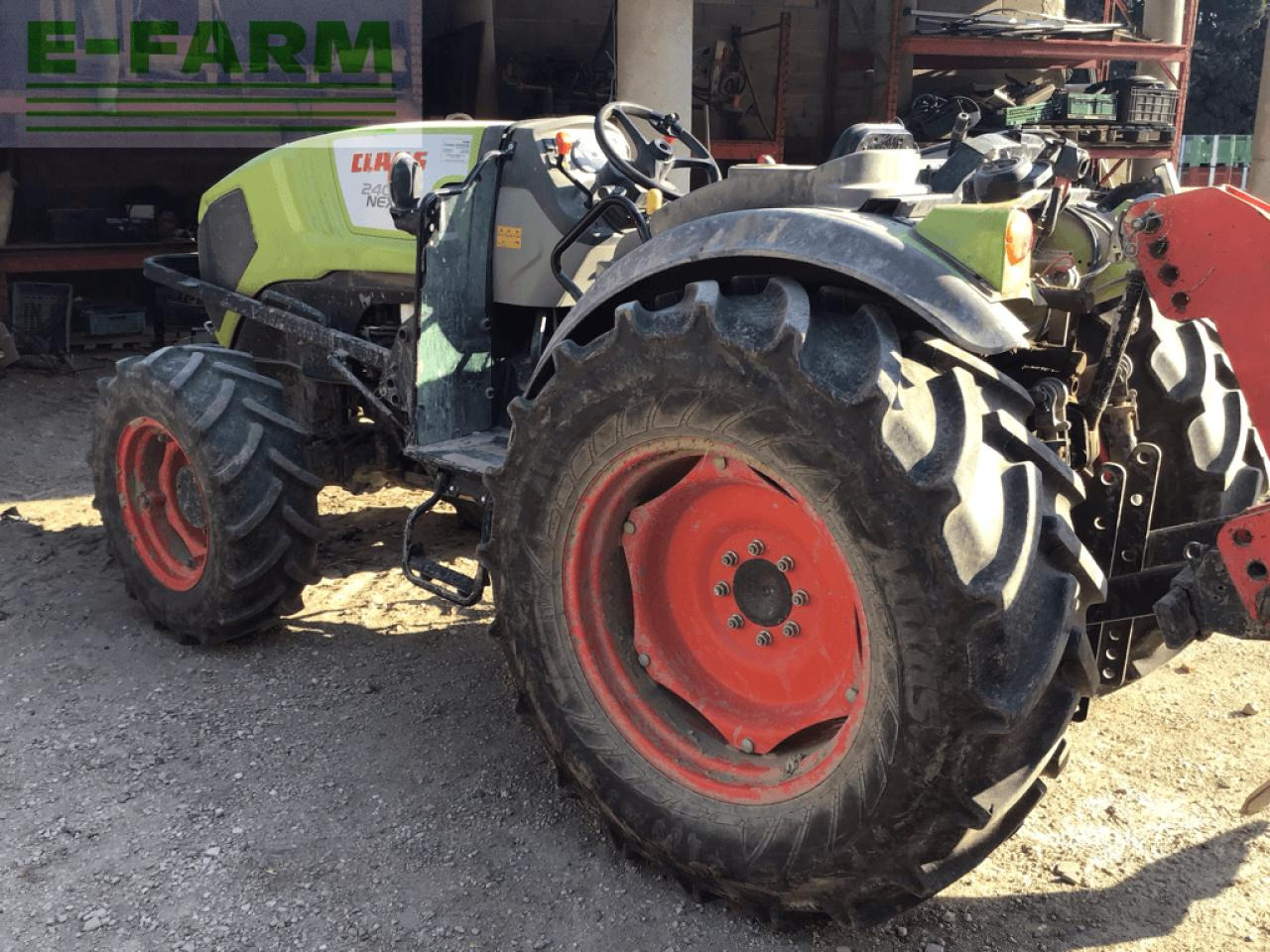 CLAAS nexos 240 f arceau F - Traktor: slika 3 CLAAS nexos 240 f arceau F - Traktor: slika 3