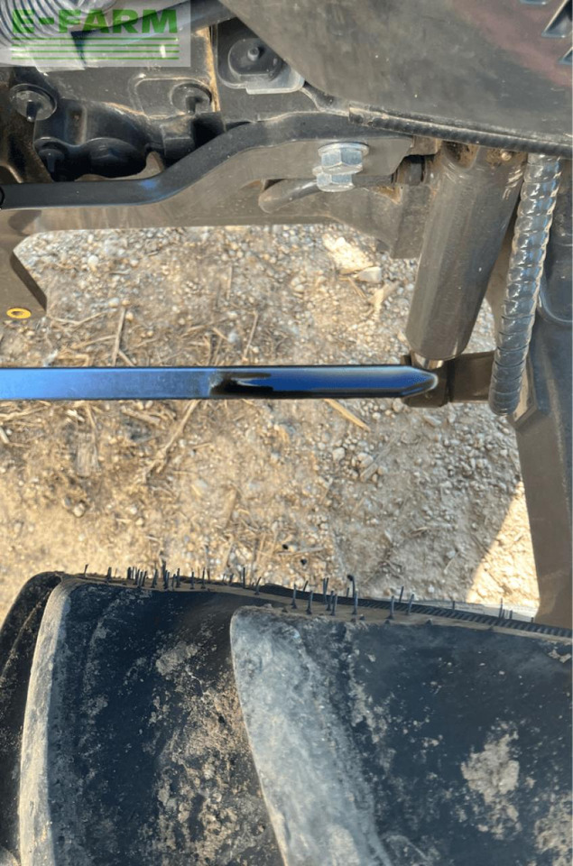 CLAAS nexos 240 l cabine - Traktor: slika 4 CLAAS nexos 240 l cabine - Traktor: slika 4