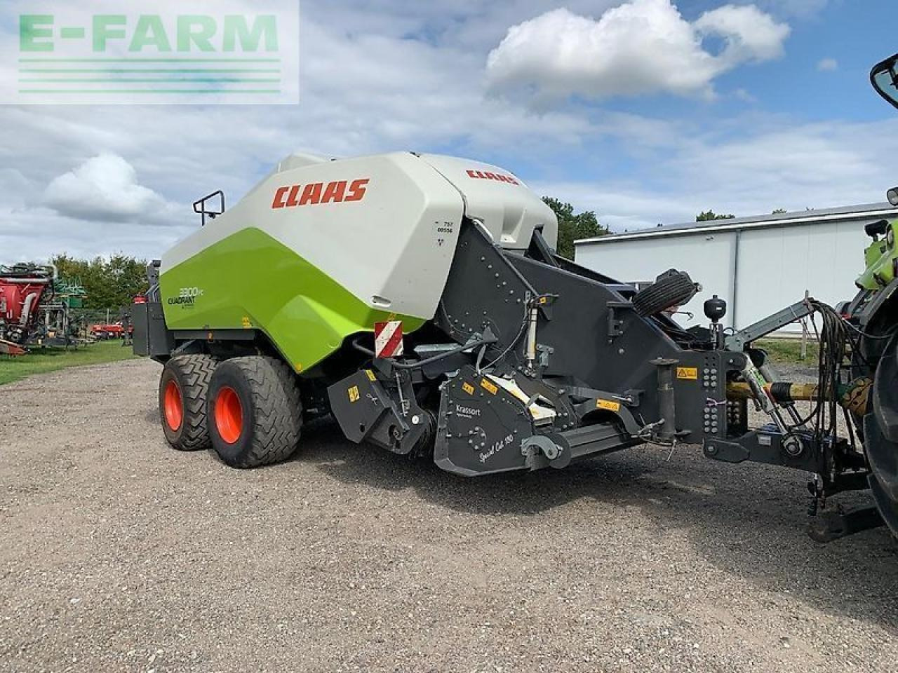 CLAAS quadrant 3300 - Balirka za kvadratne bale: slika 1 CLAAS quadrant 3300 - Balirka za kvadratne bale: slika 1