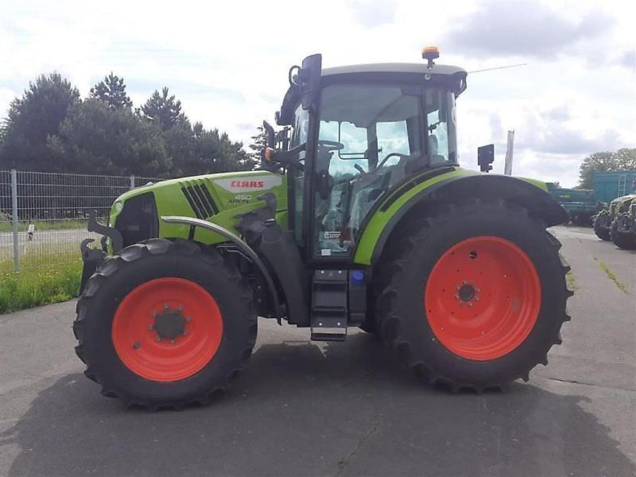 CLAAS traktor arion 450 cis+ CIS+ - Traktor: slika 1 CLAAS traktor arion 450 cis+ CIS+ - Traktor: slika 1