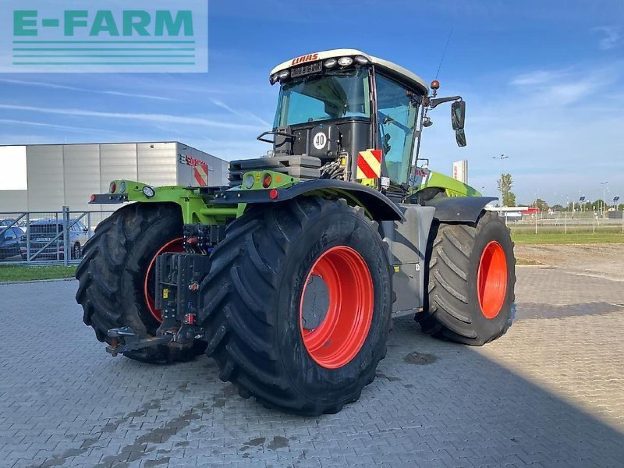 CLAAS xerion 5000 - Traktor: slika 3 CLAAS xerion 5000 - Traktor: slika 3