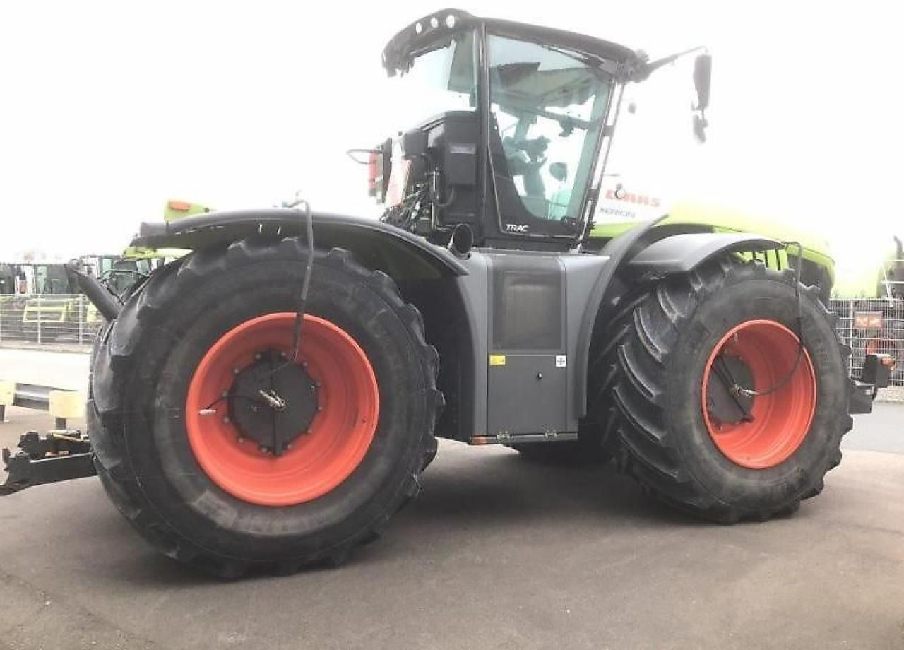 CLAAS xerion 5000 trac - Traktor: slika 4 CLAAS xerion 5000 trac - Traktor: slika 4