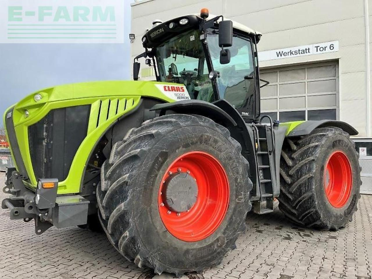 CLAAS xerion 5000 trac TRAC - Traktor: slika 1 CLAAS xerion 5000 trac TRAC - Traktor: slika 1
